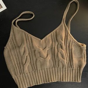 💢SOLD💢Olive woven crop top Forever 21